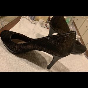 MODA black/gold shimmer pumps